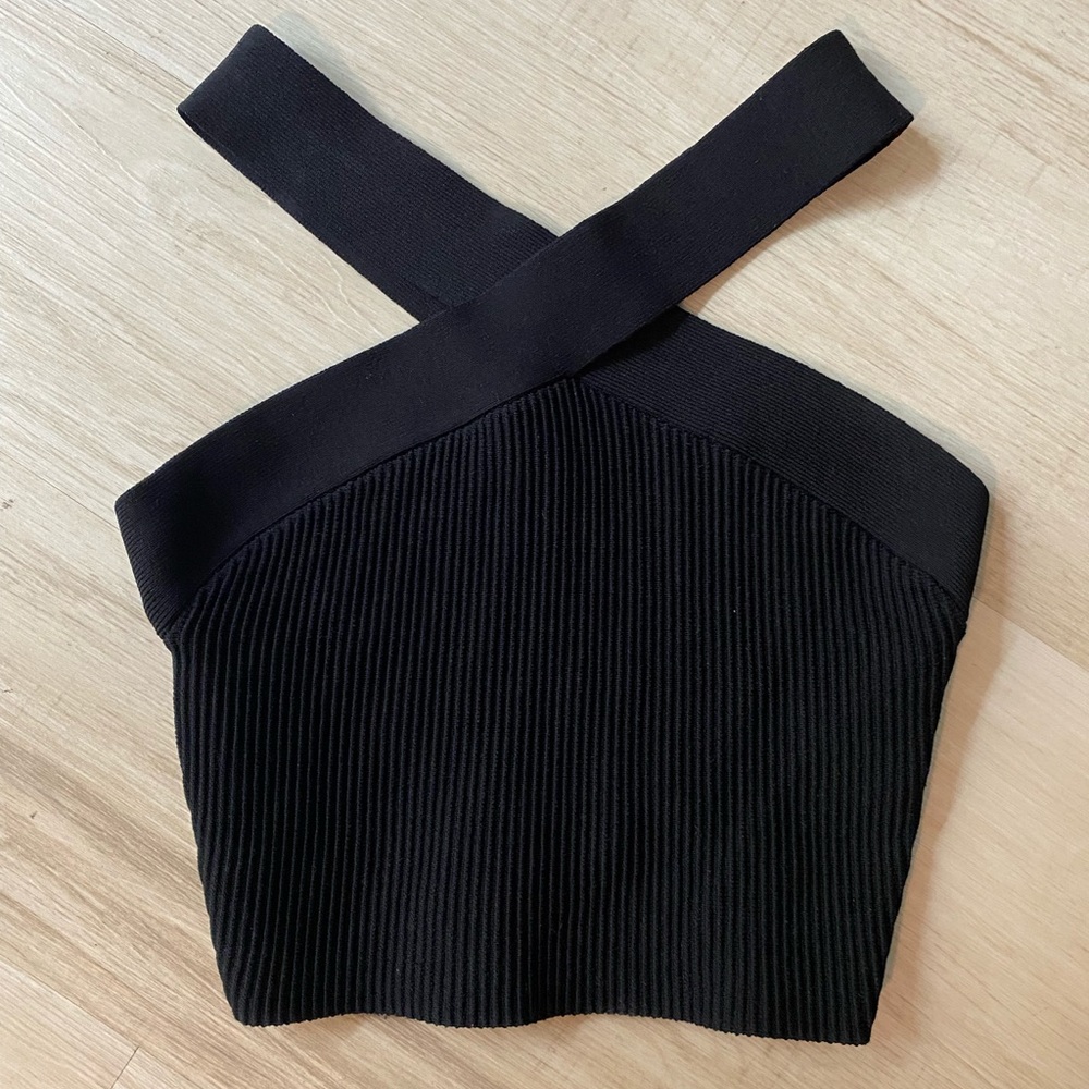 Aritzia - sculpt criss-cross top